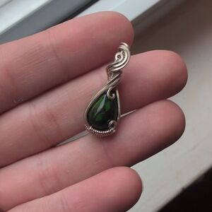 Elegant Silver and Green Teardrop Pendant